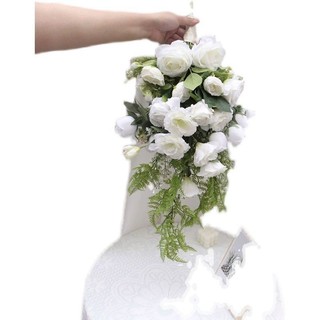 Bó hoa cưới cầm tay cô dâu dáng hoa hồng thác đổ phối màu pastel CEVERIA