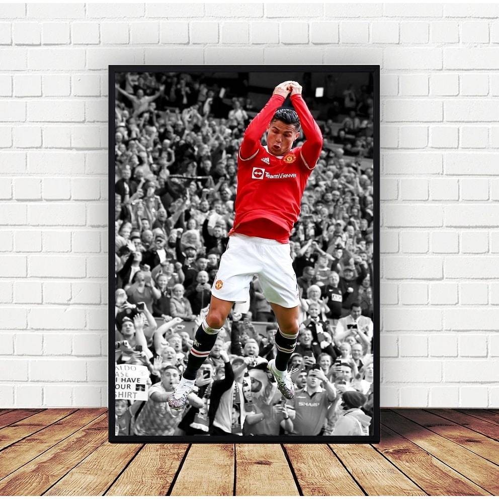 POSTER BÓNG ĐÁ ⭐️ Tranh Cr7 Ronaldo ' Siu ' Trong Màu Áo MU - Wall ...