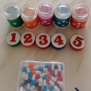 Góc mẫu giáo Nhỏ Lớp trung bình Chất liệu Khu vực Little Doctor Trò chơi toán học Đồ họa Màu sắc phù hợp Trò chơi phân loại