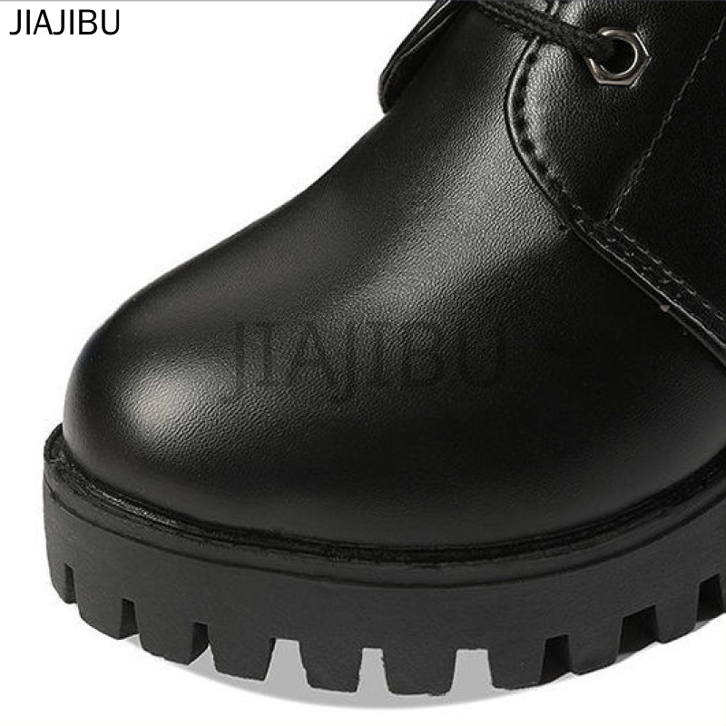 Size 35-41 Giày Nữ Giày Bốt Martin Cao Gót Màu Đen Thời Trang Hàn Quốc Non-slip Thick Heel Lace-up Motorcycle Boots Giày Bốt Cao Bồi Mũi Tròn Có Khóa Kéo Phong Cách Retro Giày Bốt Da Cao Gót Phong Cách Anh Quốc Mid-calf Rider Boots Slim Calf Boots