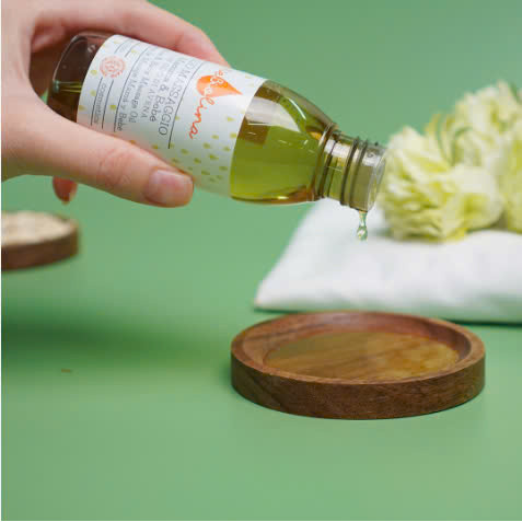 Dầu massage cho bé Yến Mạch Hữu Cơ Nebiolina cho mẹ bầu và em bé lọ 100ml