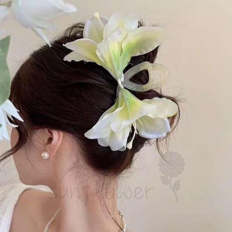Kẹp mũ cao cấp hình hoa Lily ba chiều