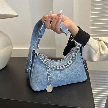 Women's Tote Bag – Chain Strap, White