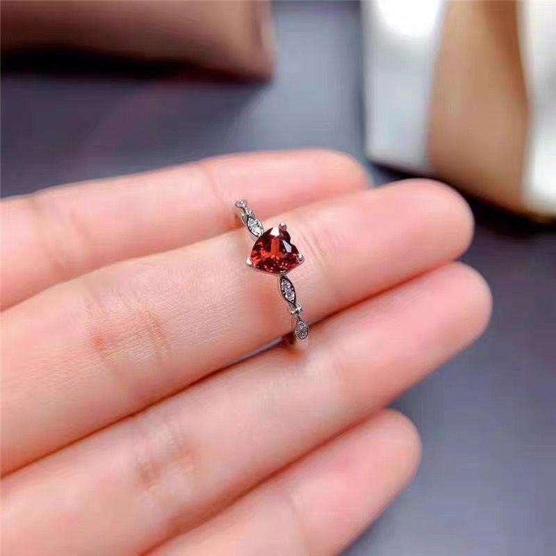 Nhẫn Garnet tự nhiên màu đỏ Nhẫn bạc mở tính khí nữ