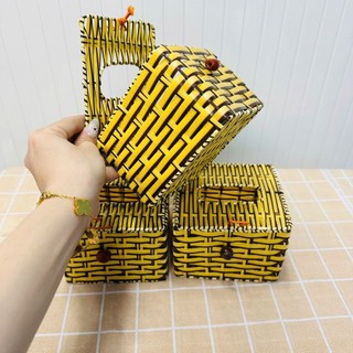 COMBO 2 Hộp đựng giấy vuông vàng có nắp đậy (nhựa giả mây) - Trường An VN