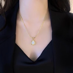 Dây chuyền xương đòn vàng nữ hình giọt nước, ngọc bích tự nhiên trong suốt, thời trang mới, sang trọng nhẹ nhàng