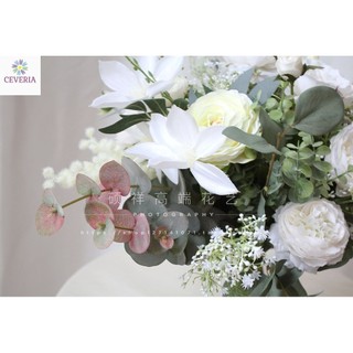Bó hoa cầm tay cô dâu, hoa đính hôn, chụp ảnh mẫu đơn và kèm mimosa trắng CEVERIA