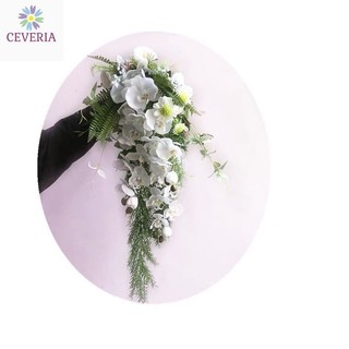 Hoa cưới cầm tay cô dâu phong cách retro Hàn Quốc chụp ảnh dáng thác đổ trắng xanh tao nhã CEVERIA