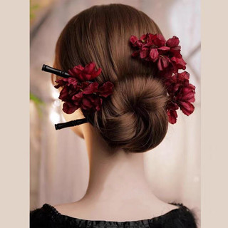 Mũ đội đầu cô dâu hoa đỏ phong cách đơn giản và thanh lịch