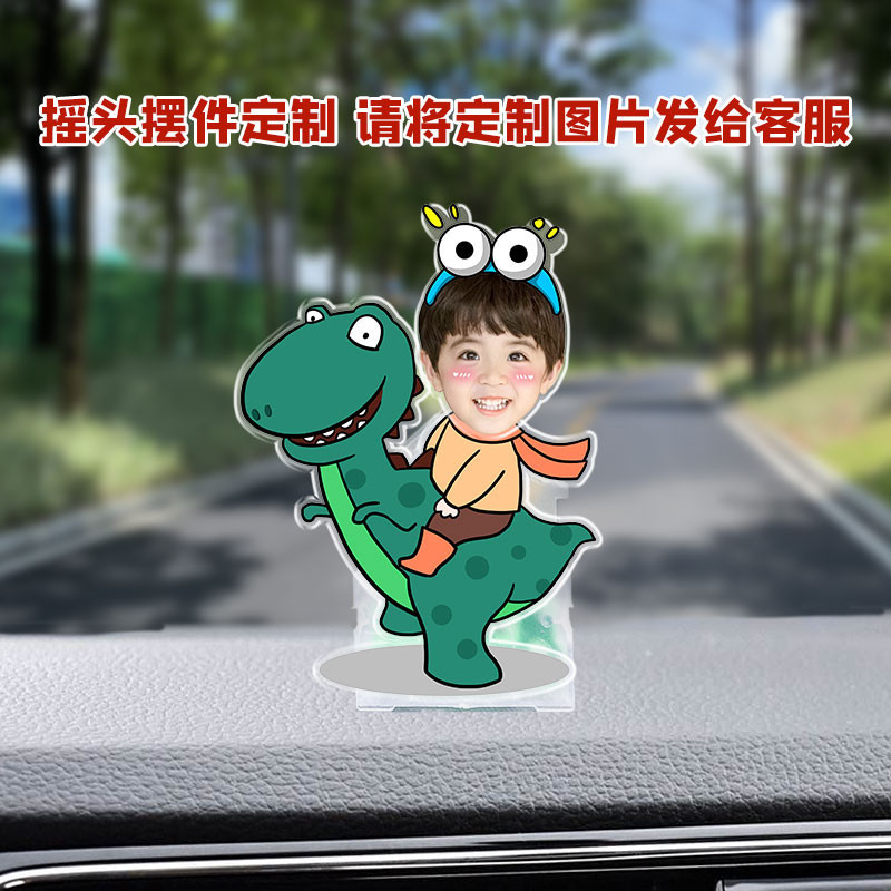 Standee Lắc Đầu Gia Đình 3 người in theo yêu cầu Để Bàn Trang Trí, ghép mặt theo yêu cầu