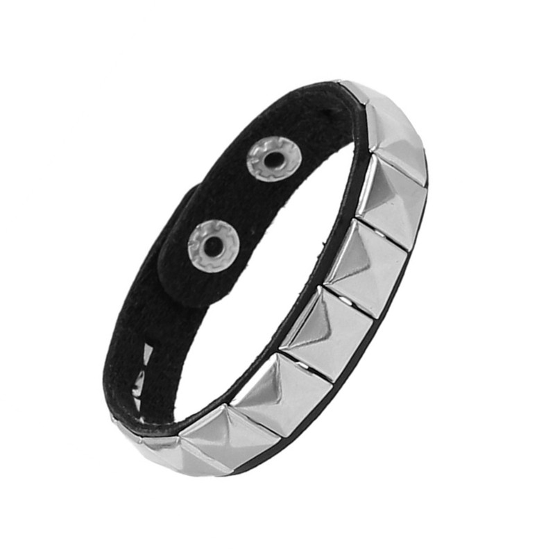 Vòng tay vuông đinh tán phong cách punk rock và gothic - Trang sức thời trang thể hiện cá tính