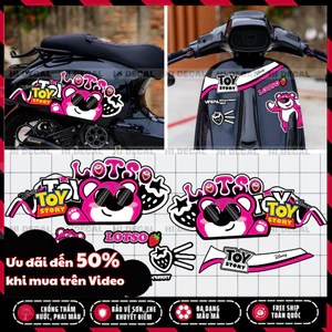 Tem Gấu Dâu Losto Xe Vespa, Lead, Xe điện| TMN-H005 | Decal xe vespa tem gấu cao cấp chống nước, chống phai màu