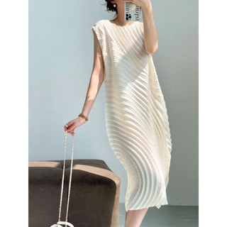 Lợi ích mới!Miyake Xếp Ly Mỏng Hơn Nhìn Kích Thước Lớn gợn Nước Hàng Năm Nhẫn Cong Đầm Bất Đối Xứng Cao Cấp Không Tay Dài Tính Khí Ele