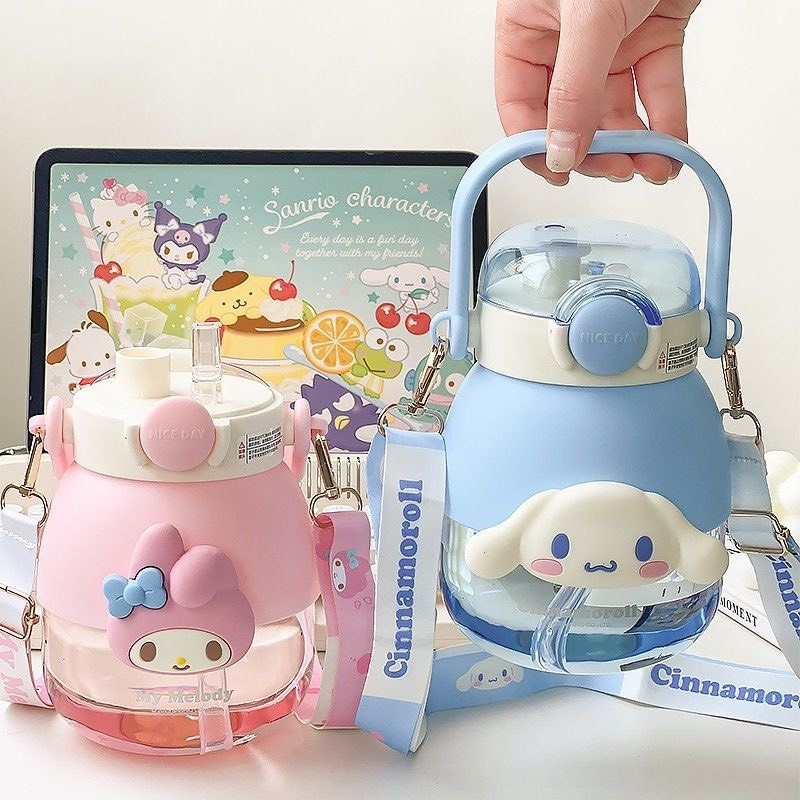 Bình Nước Nhựa Hoạt Hình Nhân Vật Đáng Yêu Kuromi Melody Có Ống Hút 1050ml - Bình Đựng Nước Trẻ Em Dễ Thương 2024