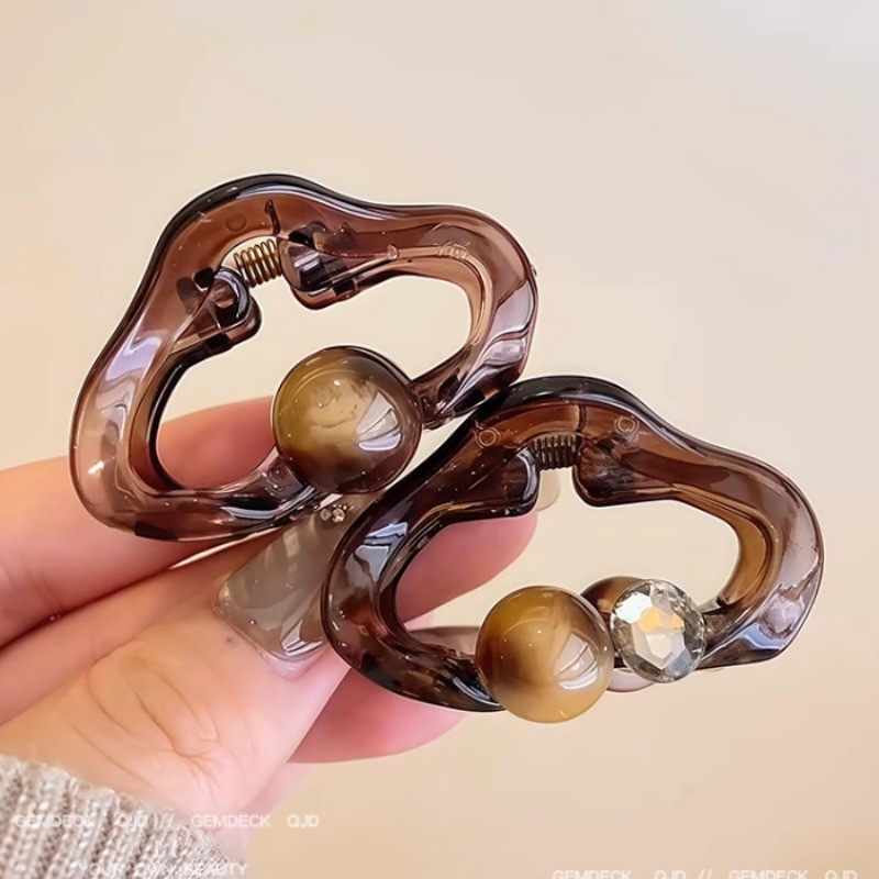 Kẹp tóc nữ đơn giản với thiết kế mới, phù hợp xu hướng Hàn Quốc