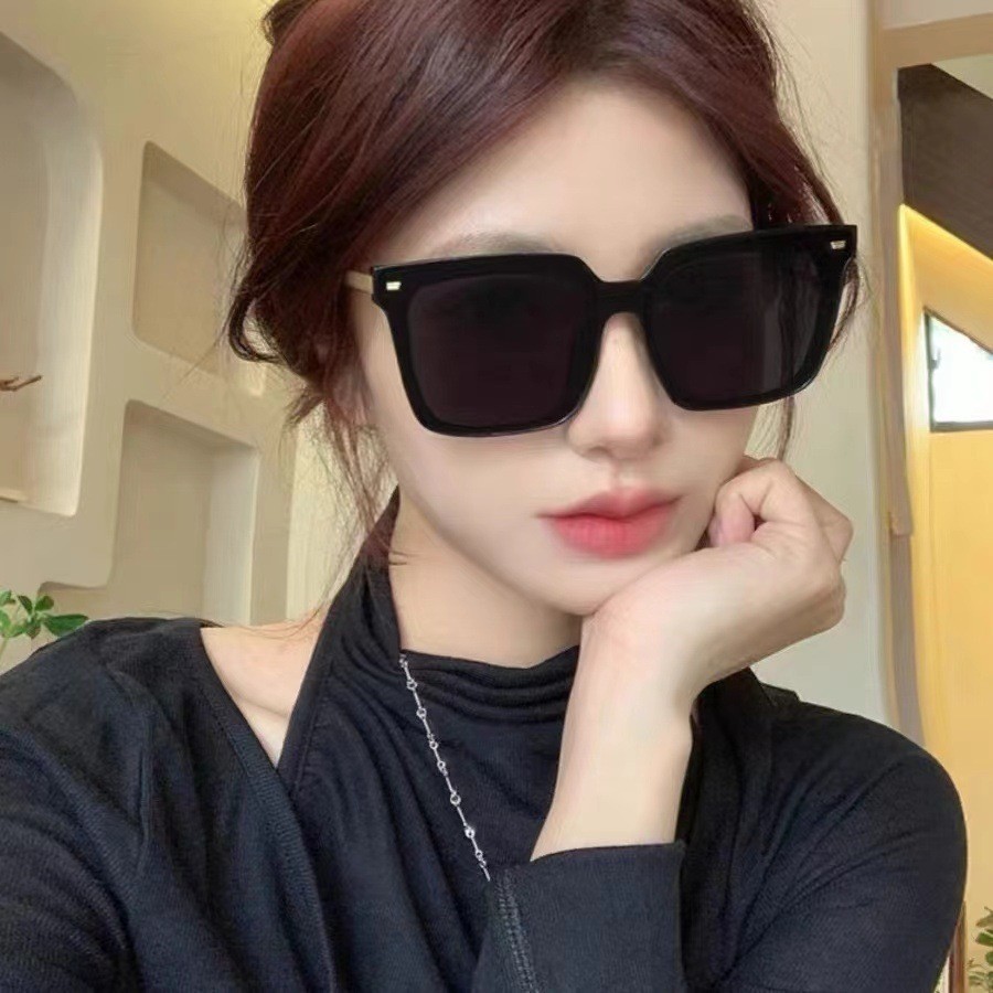 [Yunyuan] Kính râm nhựa tổng hợp toàn khung, Kính râm làm móng tay gạo hợp thời trang, Kính đôi chống tia cực tím, Kính đôi nam và nữ, Kính râm vuông khung lớn một mảnh được cá nhân hóa