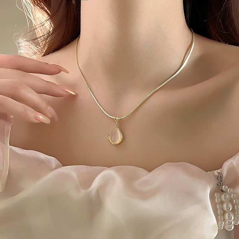 Dây chuyền xương đòn vàng nữ hình giọt nước, ngọc bích tự nhiên trong suốt, thời trang mới, sang trọng nhẹ nhàng