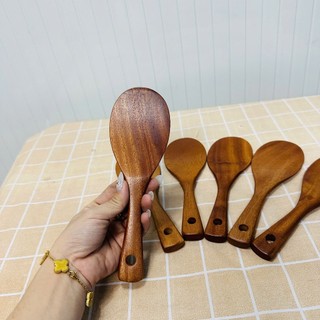 Muôi Vá xới cơm , múc canh bằng gỗ được làm từ gỗ xà cừ nguyên khối - Phương Trang