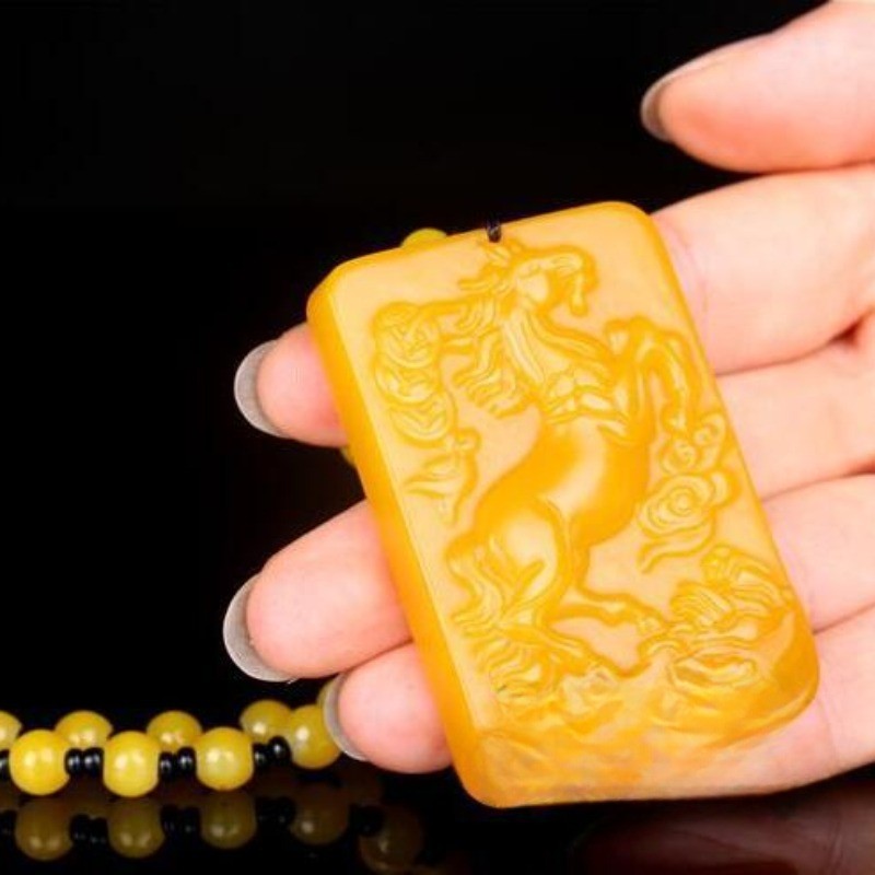 Tự Nhiên Rồng Vàng Ngọc Cung Hoàng Đạo Ngựa Mặt Dây Chuyền Nam Nữ Dầu Gà Vàng An Toàn Không Có Thương Hiệu Ngựa Để Thành Công Mặt Dây Chuyền Ngọc