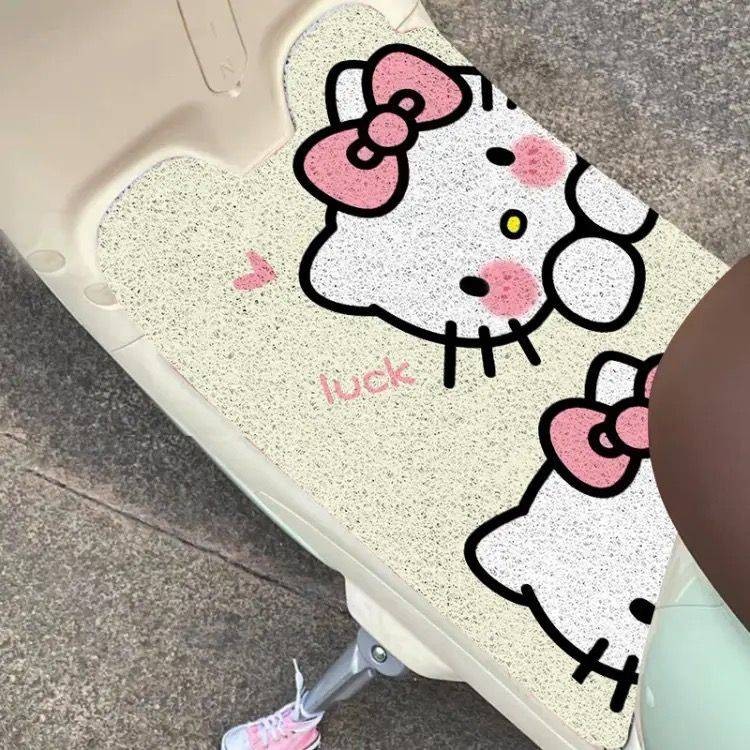Hoạt Hình Dễ Thương Hello Kitty Vòng Lụa Xe Điện Chân Thảm Chống Bụi Bẩn Đa Năng Miễn Phí Thợ May Chống Trơn Trượt Bàn Đạp Thảm