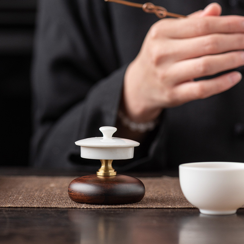 Gắc Nắp Ấm, Đồ Chơi Bàn Trà Đạo Bằng Chất Liệu Đồng Và Gỗ Mun Đen