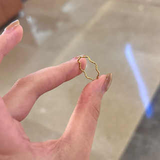 Nhẫn Titan Siêu Mỏng Sóng Đơn Giản Prime Nhẫn Vàng Nữ Không Phai Màu Ánh Sáng Sang Trọng Cao Cấp Thời Trang Chỉ Số Nhẫn