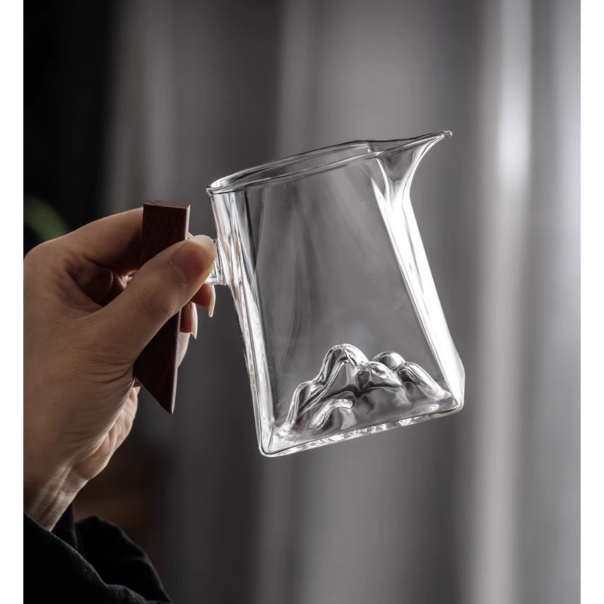 Tống chuyên trà thủy tinh chịu nhiệt Borosilicate cao cấp Tay Cầm Gỗ Dung Tích 300 ml