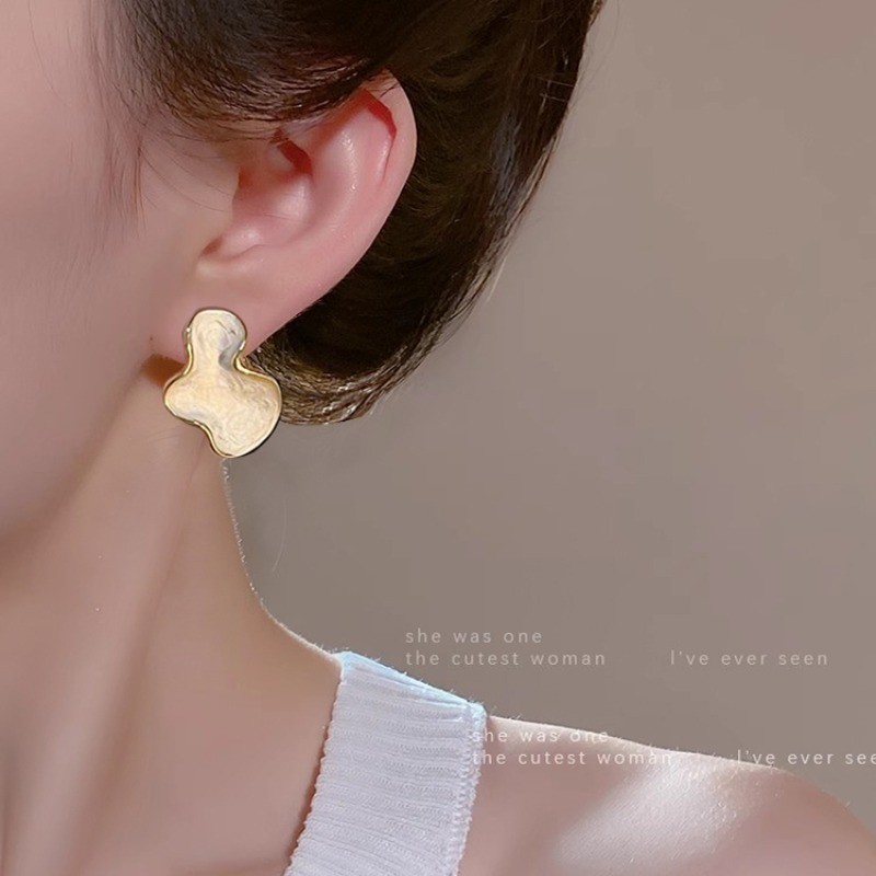 Bông Tai Trắng Sữa Tính Khí Đơn Giản Mùa Hè Nhỏ Tinh Tế Bông Tai Nữ Bông Tai