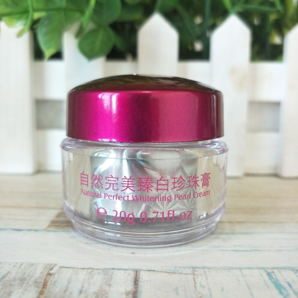 Bộ mỹ phẩm 5 mảnh làm trắng da hoàn hảo tự nhiên 3 + 2 màu đỏ trắng 25.3.9