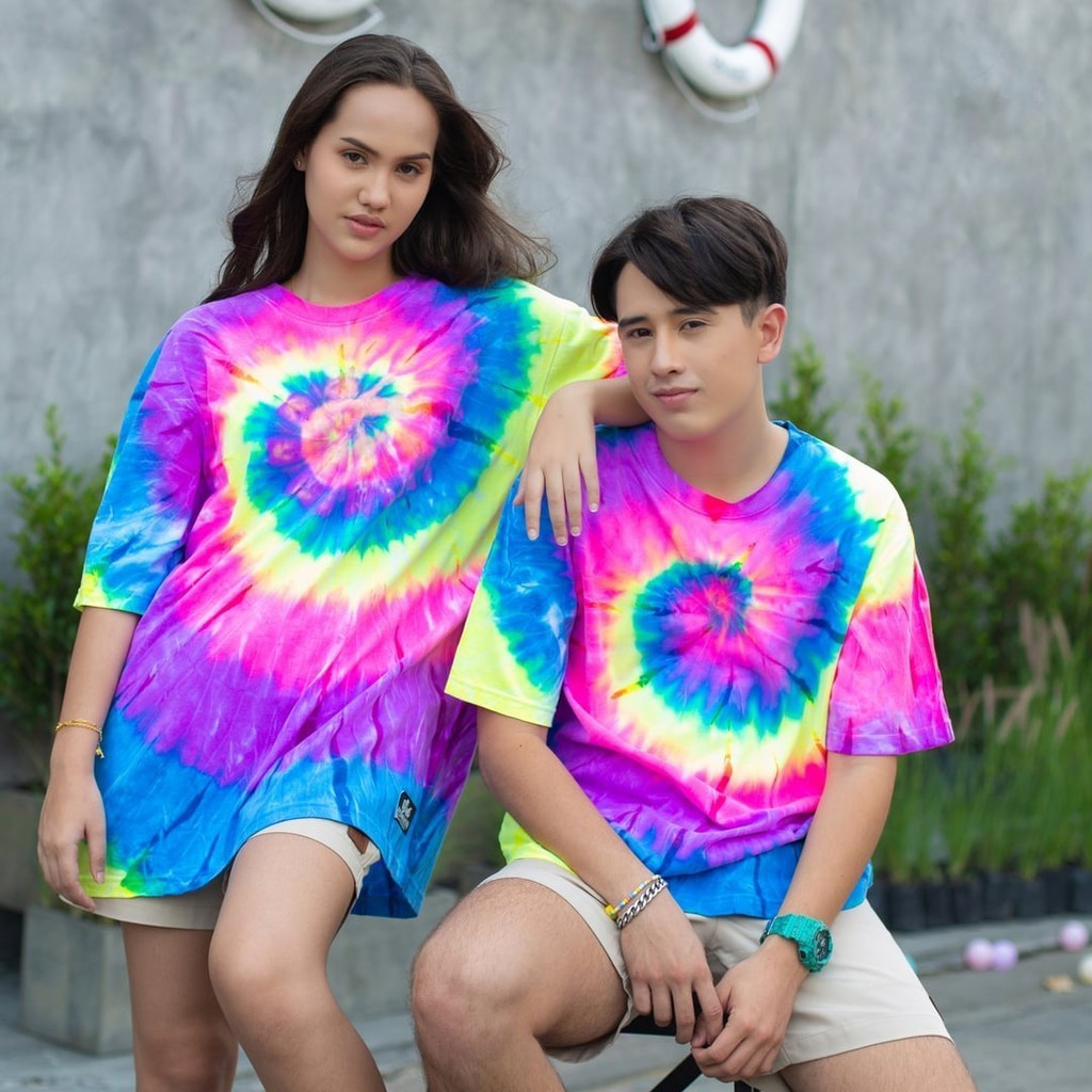 Áo thun cặp đôi in họa tiết tie-dye, tay ngắn unisex, mùa hè 2025, áo rộng rãi mới, phối đồ đa năng