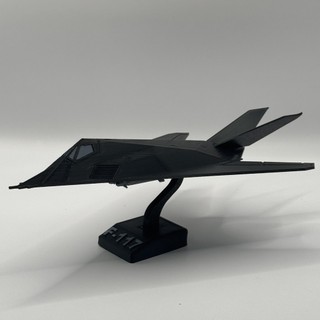 Mô hình kit lắp ráp máy bay tàng hình F117 Nighthawk