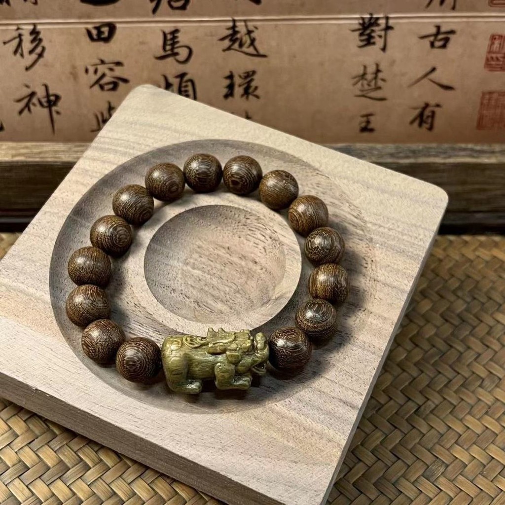 Gỗ nguyên khối tự nhiên Gỗ đàn hương xanh Vòng tay Pixiu Sáng tạo độc đáo Vòng tay nam nữ