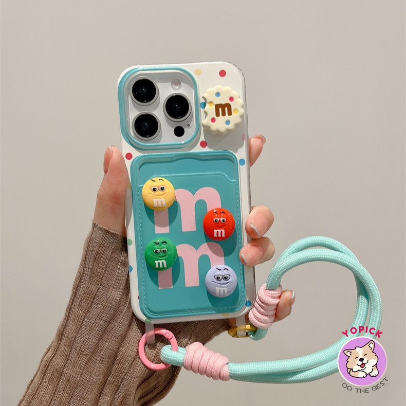 Dây đeo cổ tay M Bean ba chiều màu cho iPhone15 15promax 15plus 7plus 8plus xsmax xr 7 8 13 13pro Vỏ điện thoại 14 13promax Hộp đựng thẻ 12 Vỏ mềm 11 Vỏ điện thoại Dây chuyền di động Sáng tạo Phong cách mới Nữ GKB