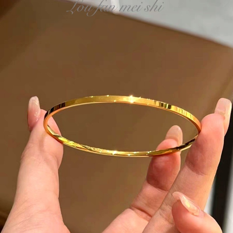 Khẩu độ 2mm Vòng tay đơn giản Thép titan Không phai Mạ 18K Kết cấu mịn