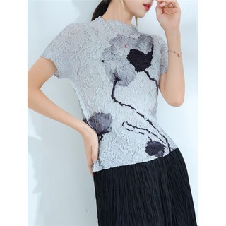 Miyake Slim-fit Cổ Tròn Ngắn Tay Phong Cách Trung Hoa Xếp Ly Đáy Top Nữ Xuân Hè Phong Cách Mới Màu Sắc Tương Phản Quần Áo Xếp Ly