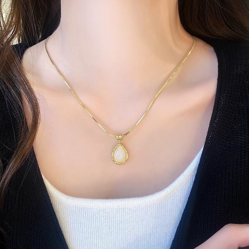 Dây chuyền xương đòn vàng nữ hình giọt nước, ngọc bích tự nhiên trong suốt, thời trang mới, sang trọng nhẹ nhàng