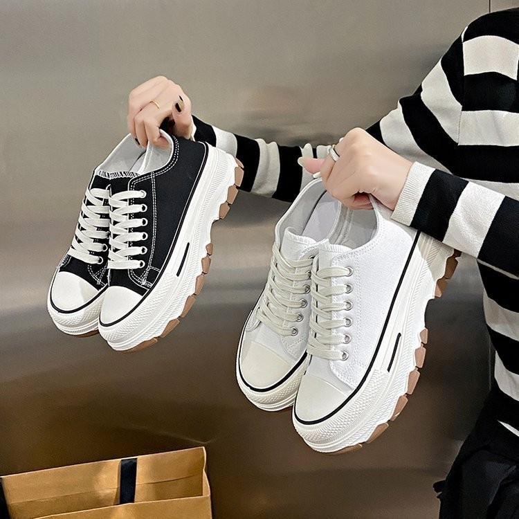 🔥Còn hàng🔥Giày thể thao nữ tăng chiều cao thêm 4cm Trắng và đen, size 38-41