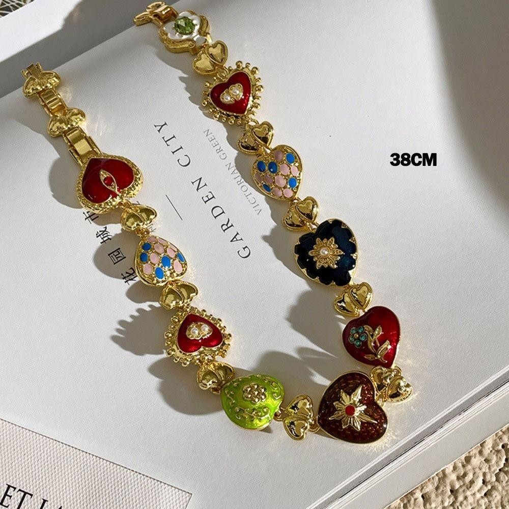 Vòng cổ SAIA Vintage với họa tiết khắc nghệ thuật nhiều màu sắc, phù hợp phong cách retro và thời trung cổ