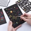 TUYỆT VỜI 20 Chiếc Giấy Vẽ, với Tre Stick Rainbow Magic Graffiti Scratch Painting Paper, DIY Creative 16 / 32K Black Art Painting Kit