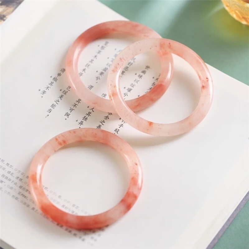 Vòng tay nữ hoa anh đào nhồi bông với đá thạch anh hồng vàng và ngọc lục bảo, đường kính từ 56 đến 64 mm