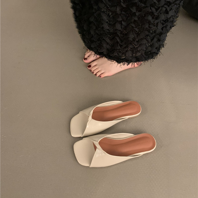 Atikota Nữ Sandal Đế Bằng Thời Trang Mềm Mại Qua Dép Ngoài Trời Học Sinh Thoải Mái Chống Trơn Trượt Dép Đi Biển