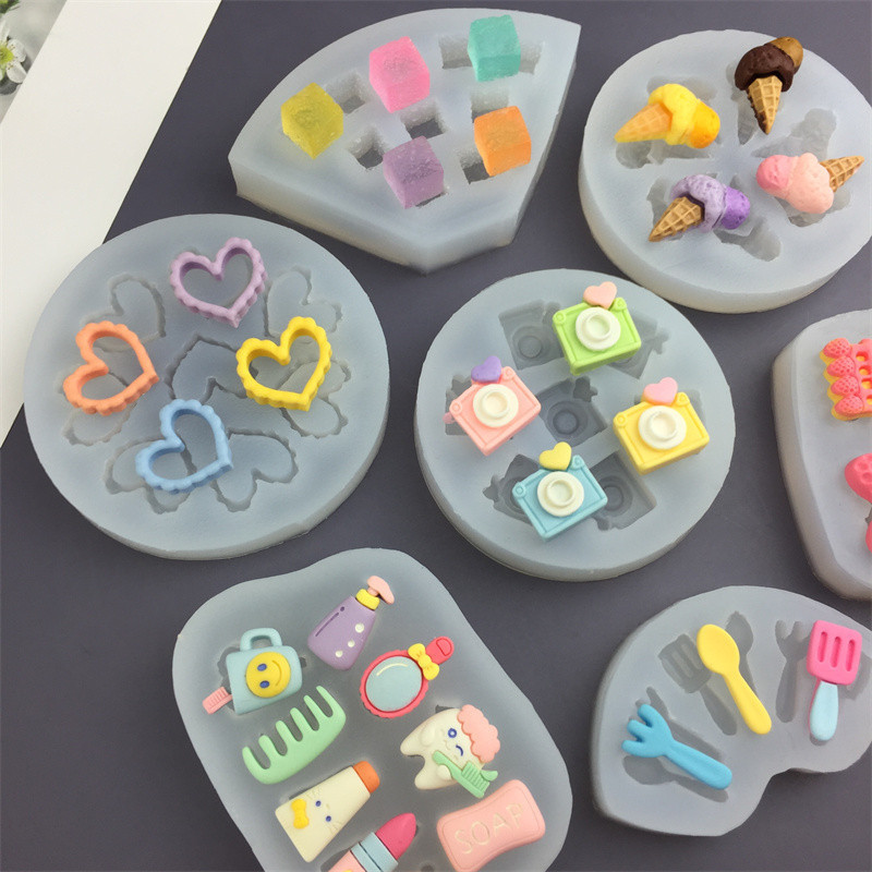 Bộ khuôn silicon sô cô la hình trái tim camera, kem dâu, trang trí bánh DIY handmade