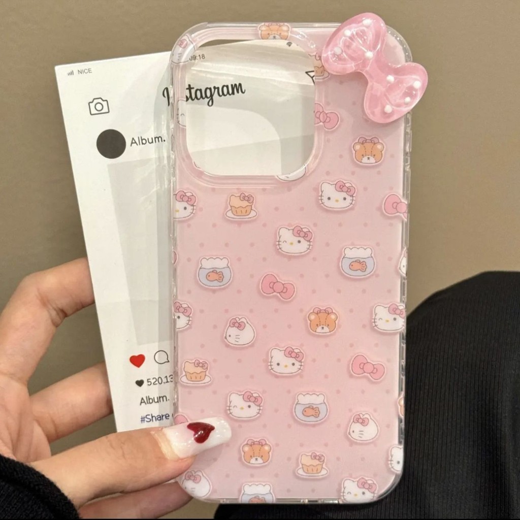 Màu Hồng Chấm Bi Mèo Nơ Ốp Lưng Điện Thoại iPhone 16 16Pro 16Plus 16Pro Max 11 12 13 14Plus 15Pro XR XS Max 7 8Plus Trái Tim Cô Gái Tình Yêu Đứng Chống Rơi Vỏ Điện Thoại Dễ Thương Giá Đỡ BB