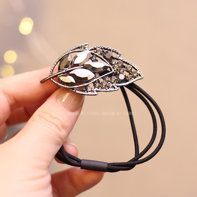 Mauropoli [Hàng có sẵn] Nhẫn đeo đầu lá kim cương giả khí chất phong cách mới