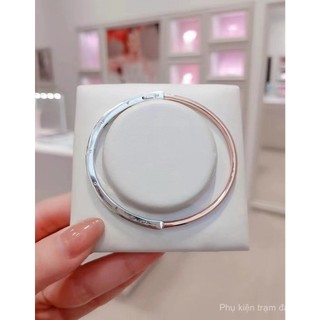 Hàng giao ngay [Phong cách mới 2024] Vòng tay I-D hai tông màu, phong cách cổ điển 582740   Quà tặng sáng tạo cho bạn gái C01 / Vòng tay hình bầu dục thời trang và thanh lịch