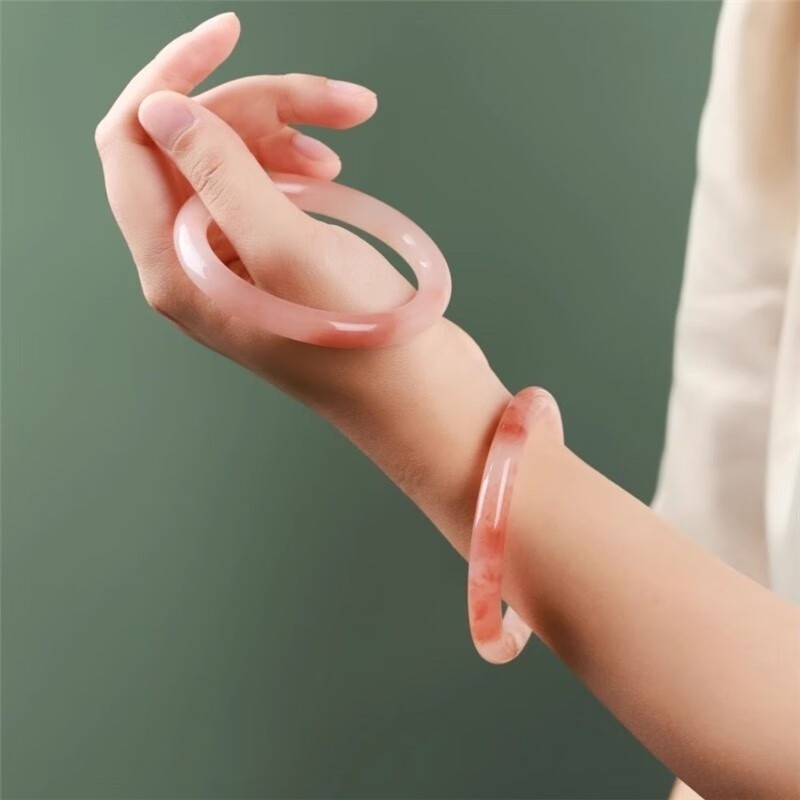 Vòng tay nữ hoa anh đào nhồi bông với đá thạch anh hồng vàng và ngọc lục bảo, đường kính từ 56 đến 64 mm