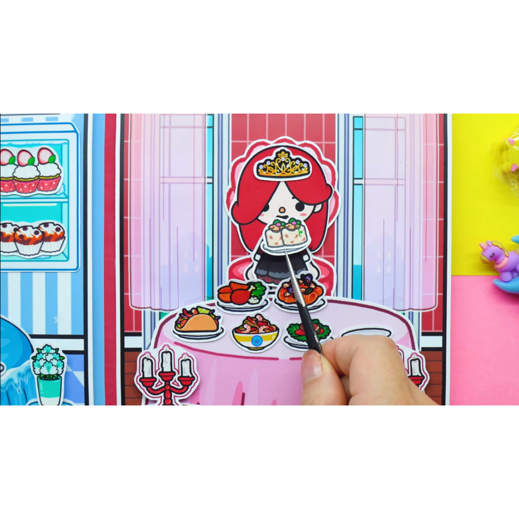 ĐỒ CHƠI NGÔI NHÀ BÚP BÊ GIẤY CẮT THỦ CÔNG DIY -Ngôi nhà của bé Frozen vs Fire In Quiet book Học liệu ngôi nhà búp bê