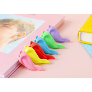 Cá định vị - đệm định vị tay cầm bút cao su cao cấp, đệm tay cầm bút tập viết đúng tư thế chống trơn cho bé
