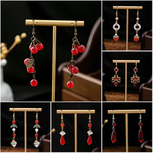 Cổ Đỏ Series Phong Cách Trung Hoa, Đính Hạt Mây và Giọt Nước Sườn Xám, Phụ Kiện Ngọc Trai