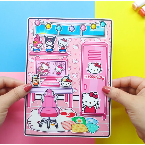 Học Liệu Bóc Dán Montessori, Đồ Chơi Ngôi Nhà Búp Bê Giấy Cắt Thủ Công Hello Kity - Toca Life World H19 Squishy - Kuromi